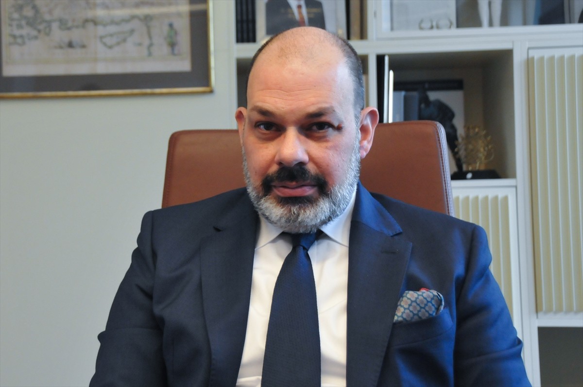 Varşova'daki Türkiye Büyükelçiliği'nde Türk basın mensuplarıyla bir araya gelen Türkiye'nin...