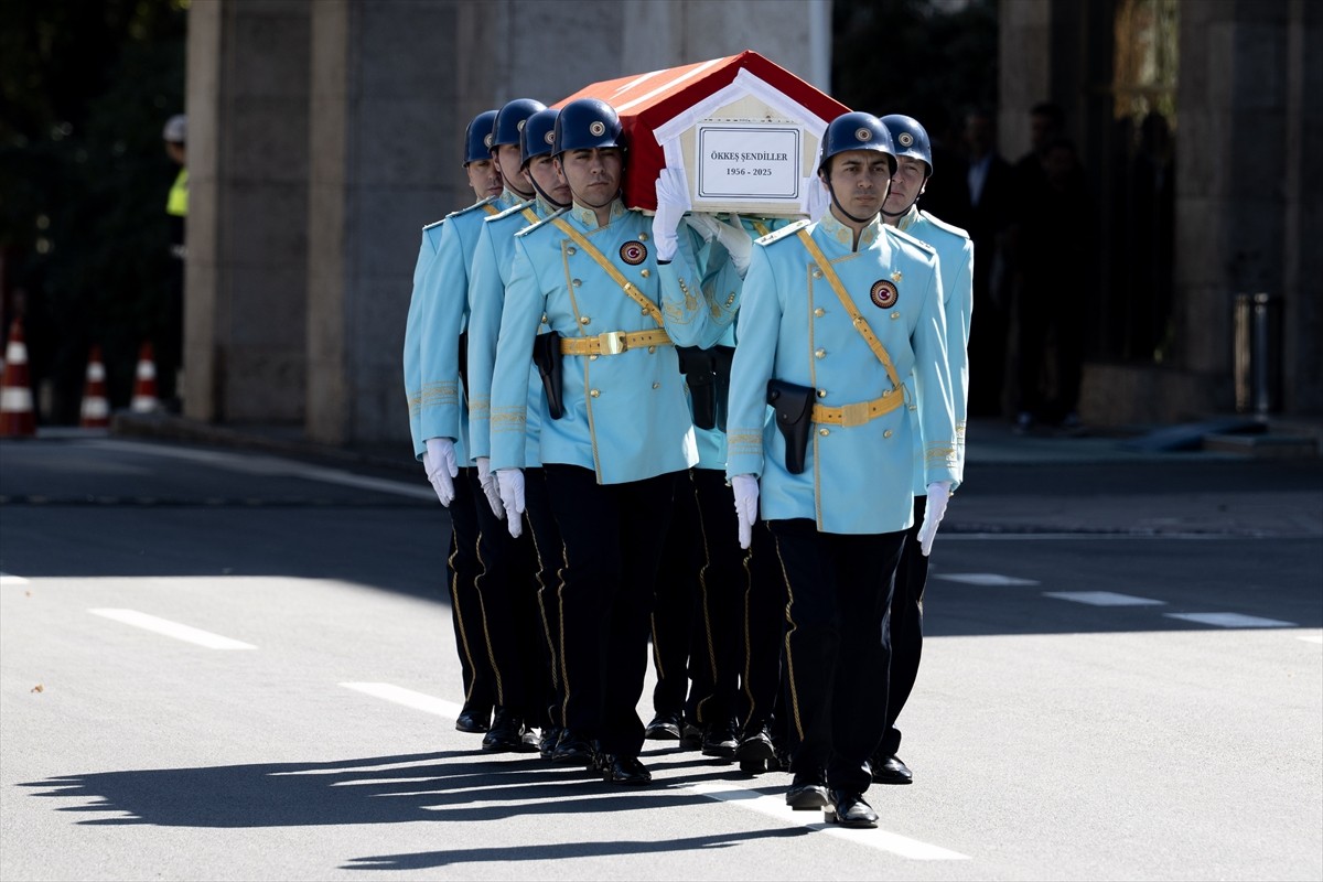 Vefat eden 19. Dönem Kahramanmaraş Milletvekili Ökkeş Şendiller için Meclis'te cenaze töreni...