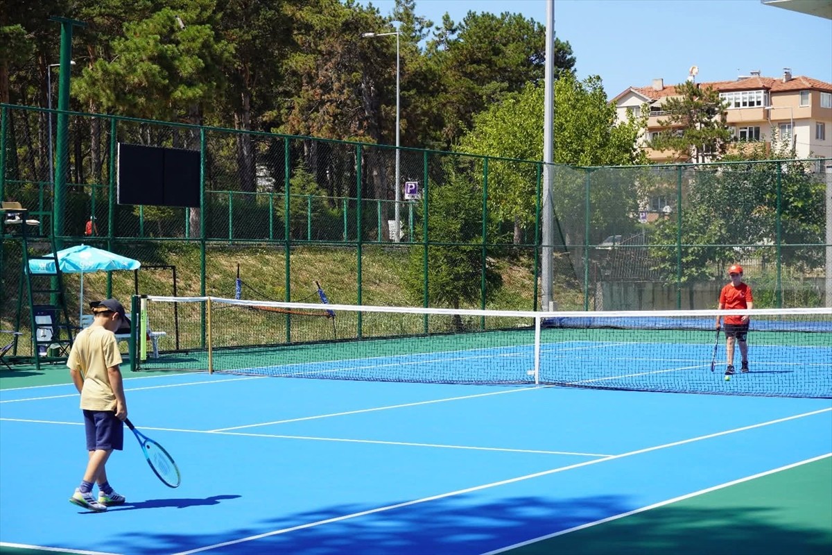 Zonguldak'ın Çaycuma ilçesinde bir yıl önce göreve başlayan Kaymakam Adem Kaya, spor sevgisini...