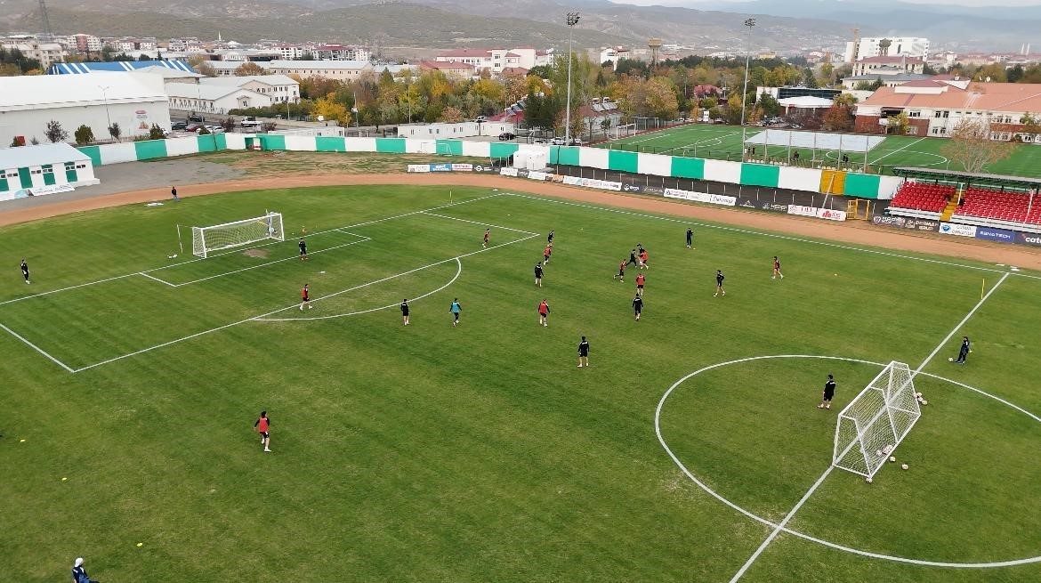 12 BİNGÖLSPOR ŞAMPİYONLUK YOLUNDA EMİN ADIMLARLA İLERLİYOR