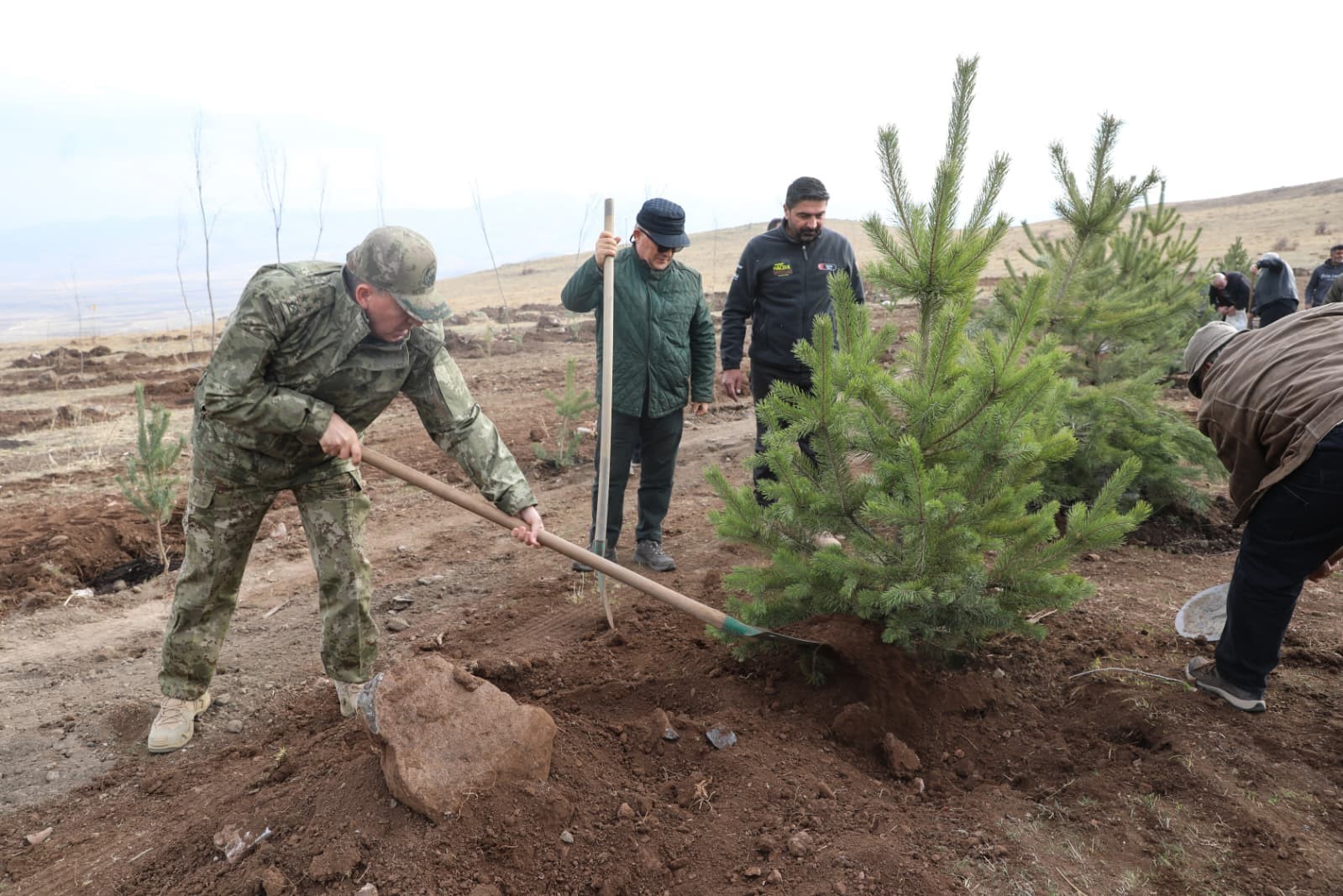 1991 YILINDA LİCE KIRSALINDA ŞEHİT OLAN ÜSTEĞMEN İSMAİL AKSU'NUN DEVRE ARKADAŞLARI, ONUN...