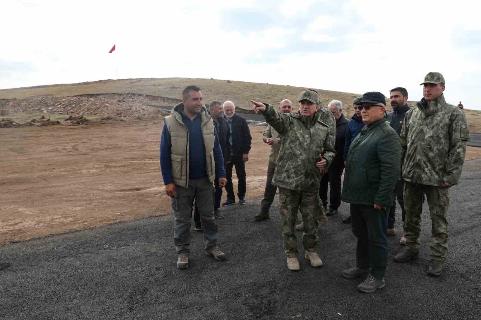 1991 YILINDA LİCE KIRSALINDA ŞEHİT OLAN ÜSTEĞMEN İSMAİL AKSU'NUN DEVRE ARKADAŞLARI, ONUN...