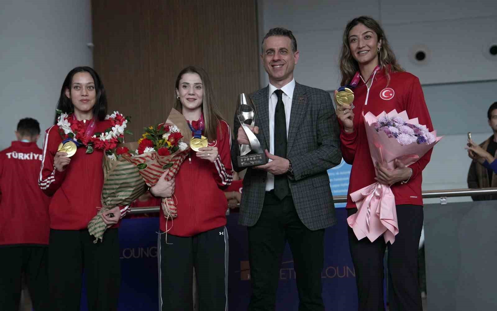 2025 DÜNYA TAEKWONDO ŞAMPİYONASI'NDA 53 KİLODA ŞAMPİYON OLAN MİLLİ TAEKWONDOCU MERVE DİNÇEL...