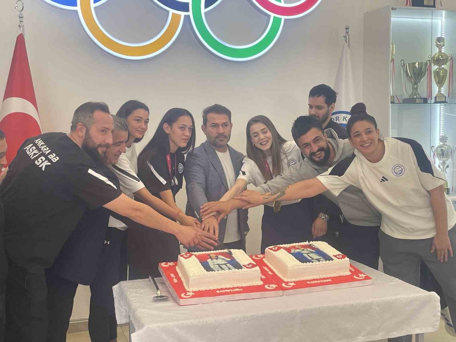 2025 DÜNYA TAEKWONDO ŞAMPİYONASI’NDA 53 KİLODA DÜNYA ŞAMPİYONU OLAN MERVE DİNÇEL KAVURAT, "EŞİMİN...