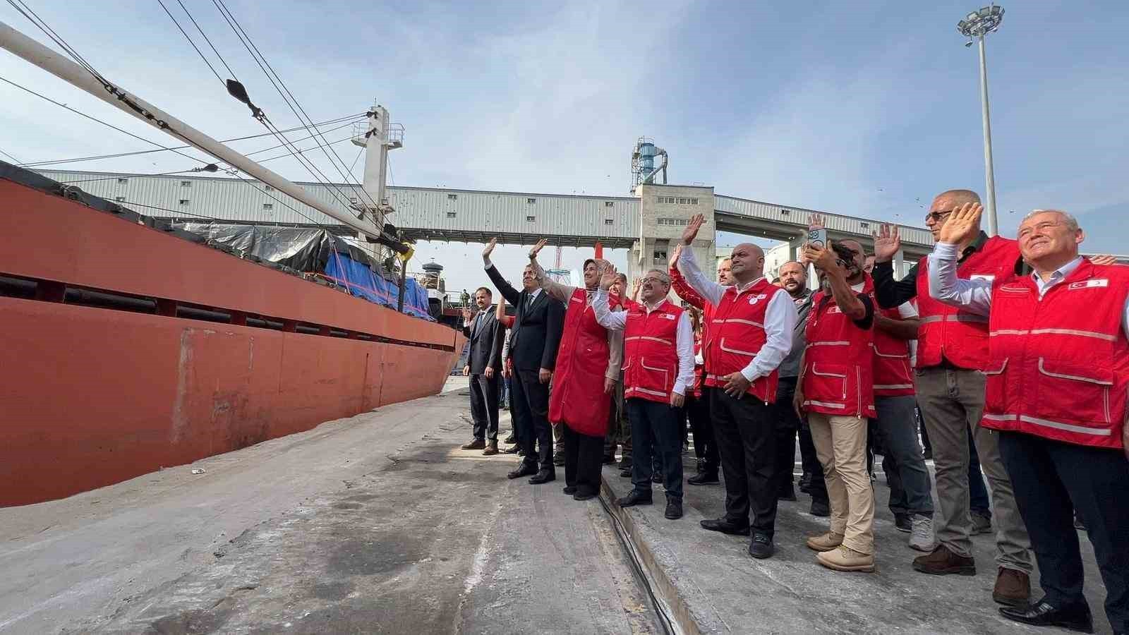 8. İYİLİK GEMİSİ, MERSİN VALİSİ ATİLLA TOROS,  KIZILAY GENEL BAŞKANI PROF. DR. FATMA MERİÇ YILMAZ...