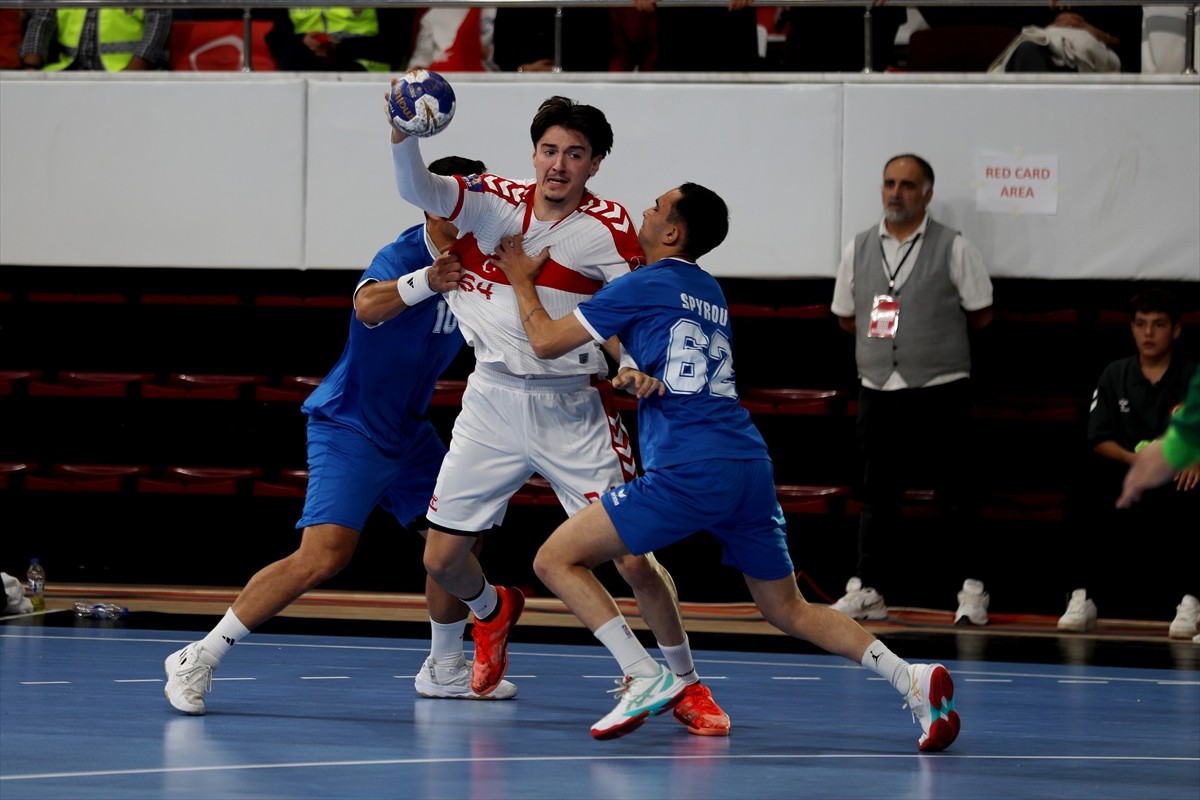 A Milli Erkek Hentbol Takımı, 2027 IHF Erkekler Dünya Şampiyonası Avrupa Elemeleri ikinci maçında...