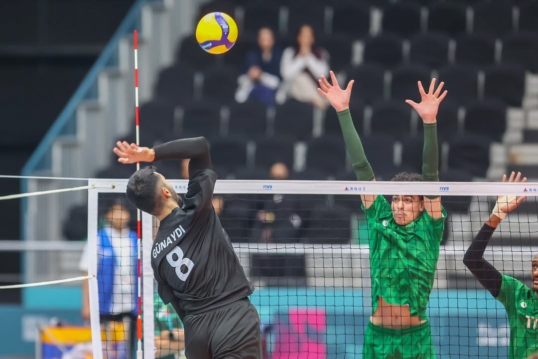 A MİLLİ ERKEK VOLEYBOL TAKIMI, İSLAMİ DAYANIŞMA OYUNLARI'NDA EV SAHİBİ SUUDİ ARABİSTAN'I 3-0...