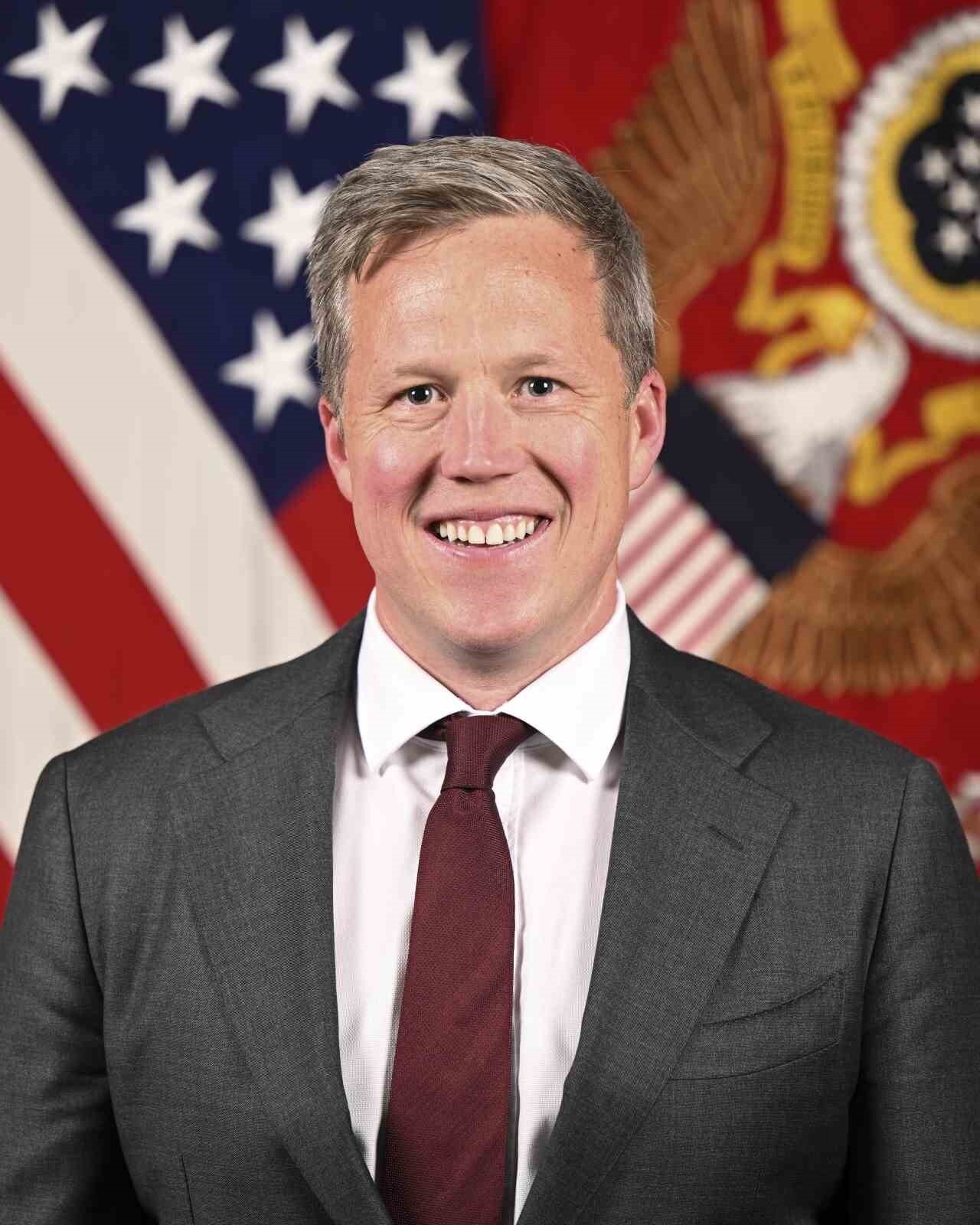 ABD KARA KUVVETLERİ BAKANI DANİEL DRİSCOLL, BİRLEŞİK ARAP EMİRLİKLERİ’NİN (BAE) BAŞKENTİ ABU...