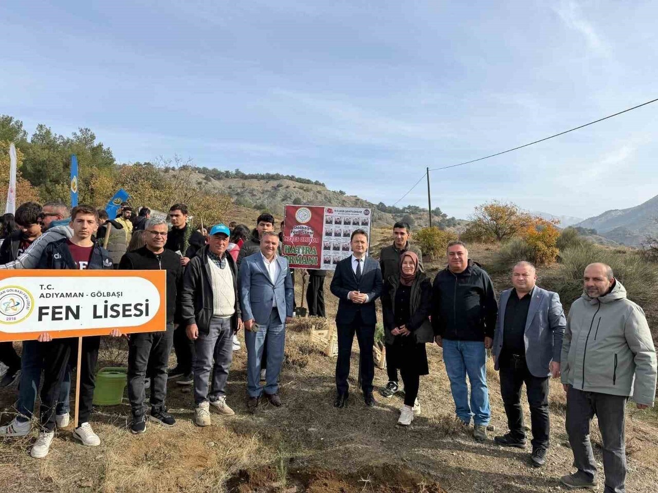 ADIYAMAN'IN GÖLBAŞI İLÇESİNDE UÇAK KAZASINDA ŞEHİT KAHRAMANLARIN İSİMLERİ HATIRA ORMANINDA...
