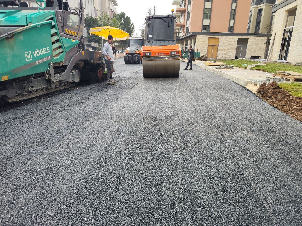 ADIYAMAN BELEDİYESİ FEN İŞLERİ MÜDÜRLÜĞÜ EKİPLERİ, KENT MERKEZİNDE SÜRDÜRÜLEN ALTYAPI...