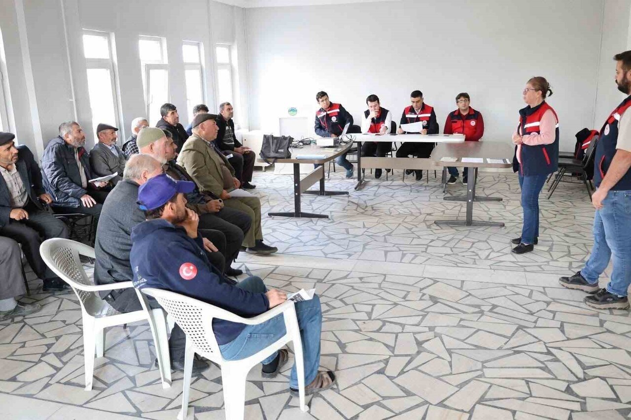 AFYONKARAHİSAR İL TARIM VE ORMAN MÜDÜRLÜĞÜ TARAFINDAN ÜRETİMİN ARTTIRILMASINA YÖNELİK BAŞLATILAN...