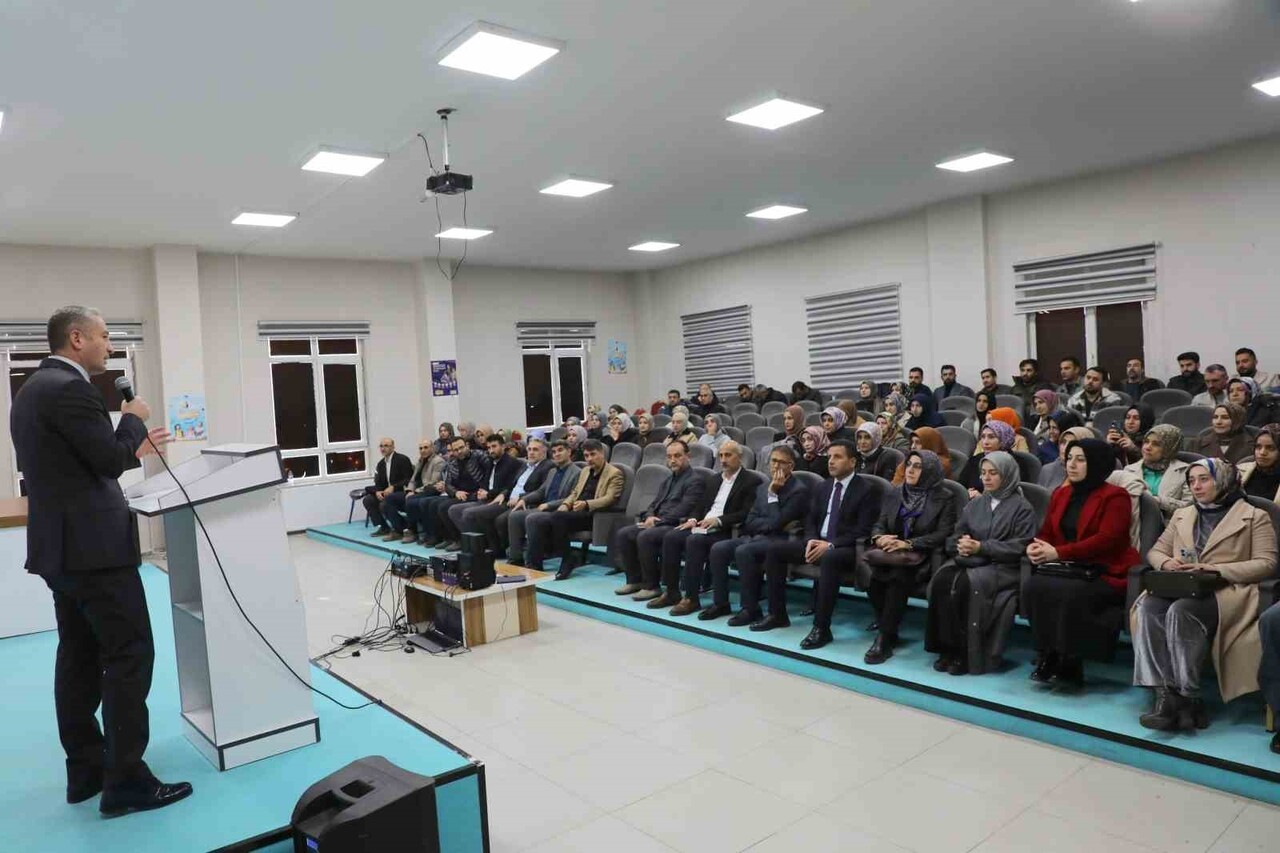 AĞRI’DA, İMAM HATİP LİSESİ (İHL) MESLEK DERSLERİ İLE DİN KÜLTÜRÜ VE AHLAK BİLGİSİ (DKAB)...