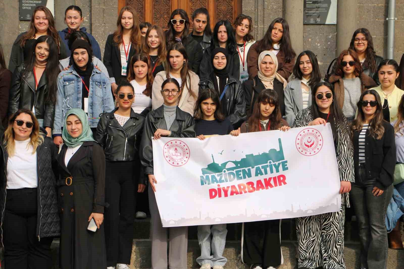 AİLE VE SOSYAL HİZMETLER BAKANLIĞI İLE MİLLİ EĞİTİM BAKANLIĞI İŞ BİRLİĞİYLE DÜZENLENEN “MAZİDEN...