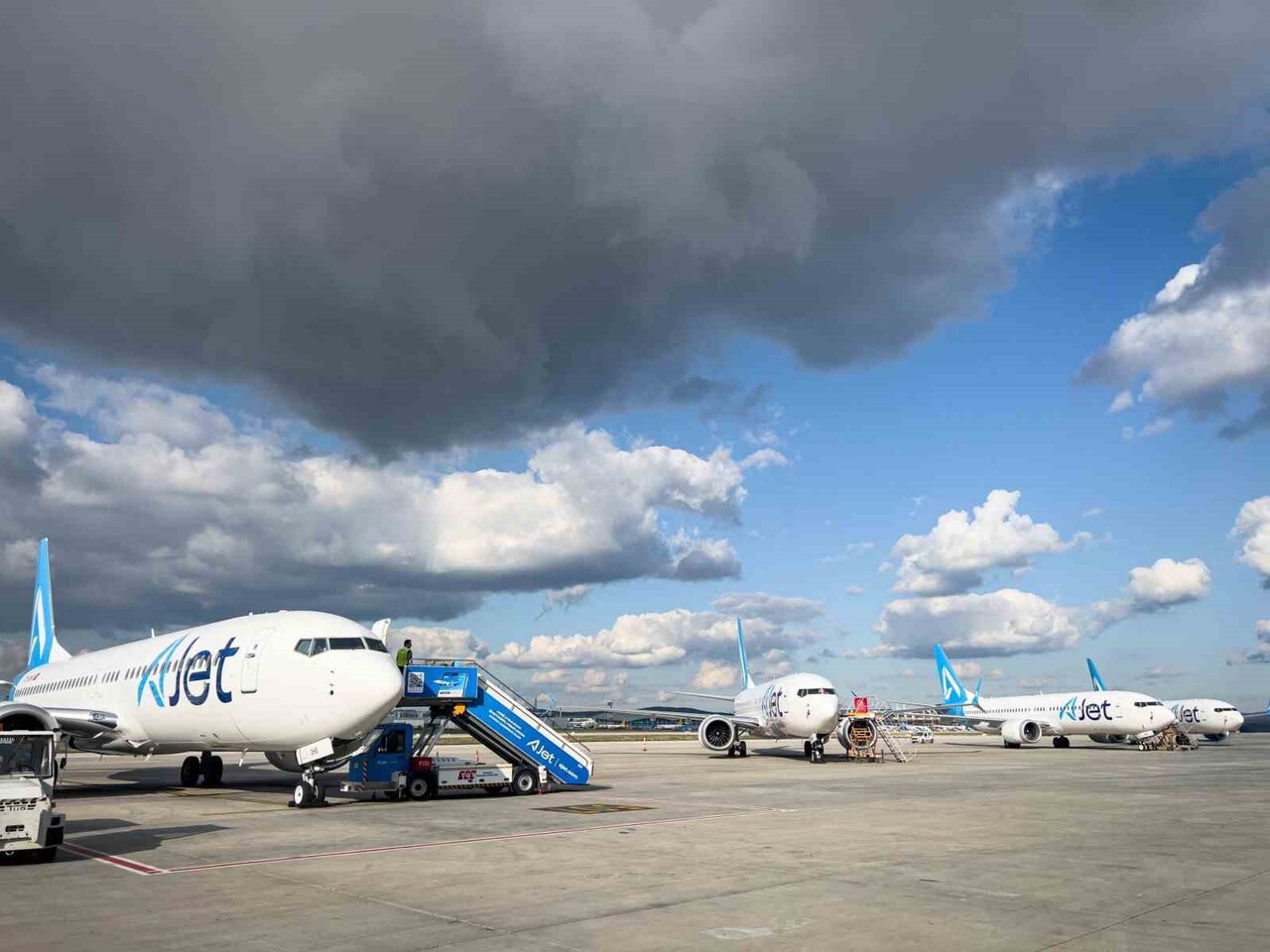 AJET, FİLOSUNU 2 YENİ UÇAKLA GENİŞLETTİ. FABRİKA ÇIKIŞLI TC-OHR VE TC-OHS TESCİLLİ BOEİNG 737-8...