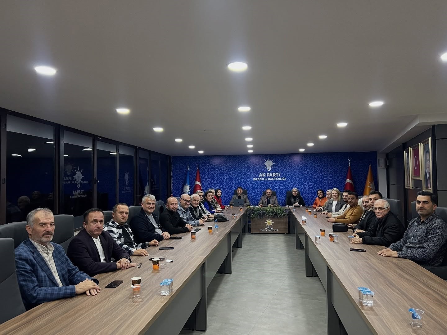 AK PARTİ BİLECİK İL YÖNETİM KURULU TOPLANTISI GERÇEKLEŞTİRİLDİ