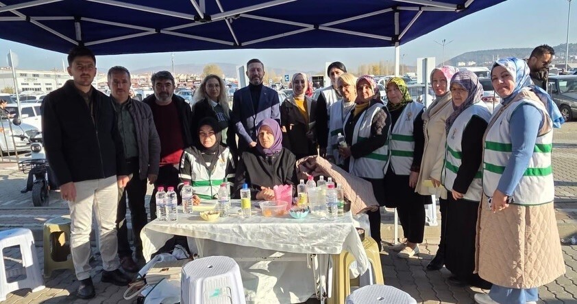 AK PARTİ BİLECİK TEŞKİLATI BOZÜYÜK’TE VATANDAŞLA BULUŞTU