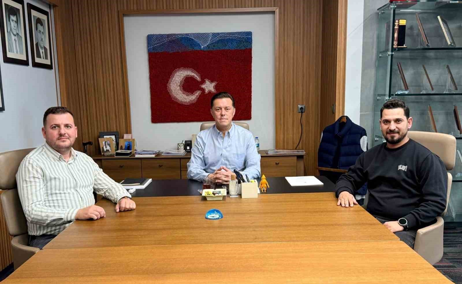 AK PARTİ ESKİŞEHİR MİLLETVEKİLİ NEBİ HATİPOĞLU, GÖREV SÜRELERİNİ TAMAMLAYAN ODUNPAZARI İLÇE...