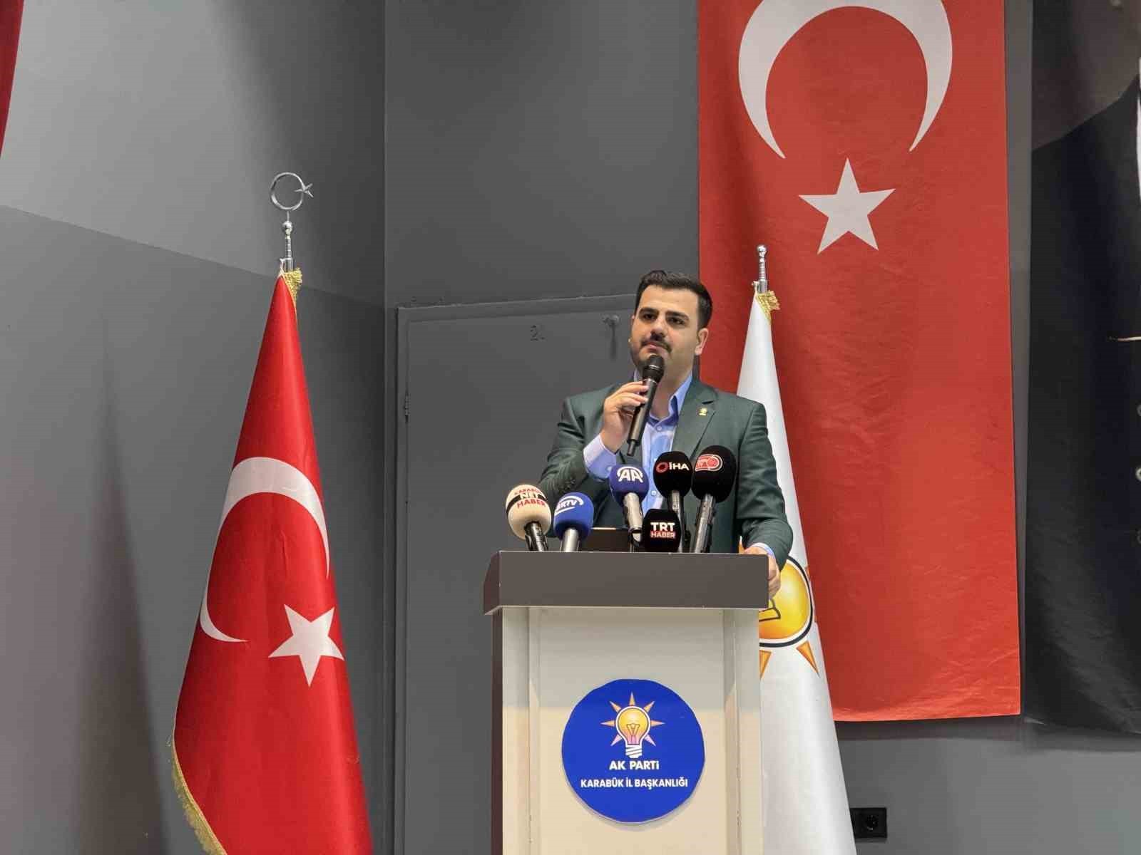 AK PARTİ GENEL SEKRETERİ EYYÜP KADİR İNAN, CHP'NİN SON DÖNEMDE KULLANDIĞI DİLİN TÜRK SİYASETİNİN...