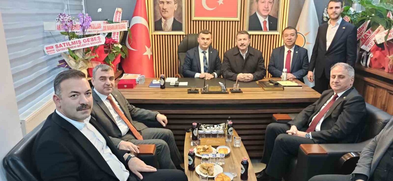 AK PARTİ HEYETİ DEVREK İLÇE BAŞKANLIĞINA NEZAKET ZİYARETİNDE BULUNDU.