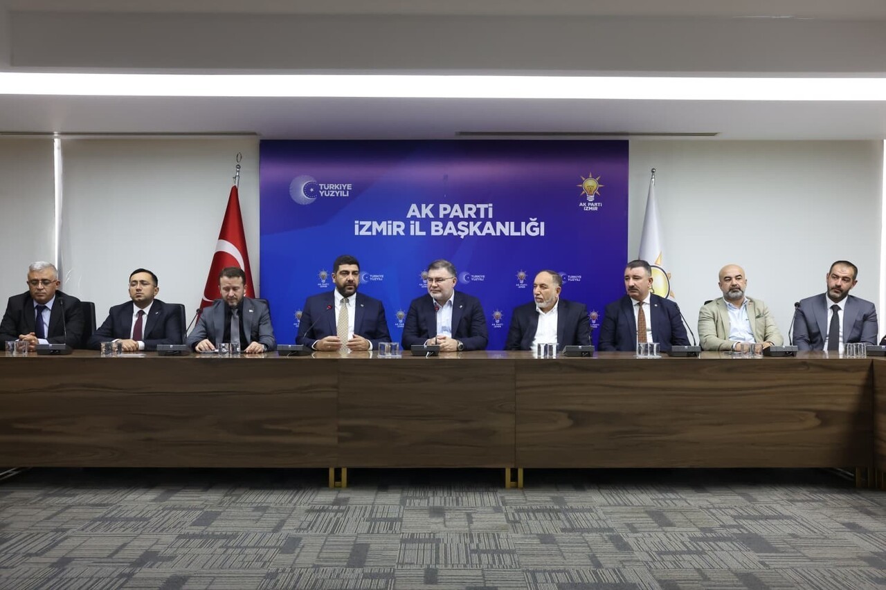 AK PARTİ İZMİR İL BAŞKANI BİLAL SAYGILI, "TERÖRSÜZ TÜRKİYE" KAPSAMINDA TEMASLARDA BULUNMAK ÜZERE...