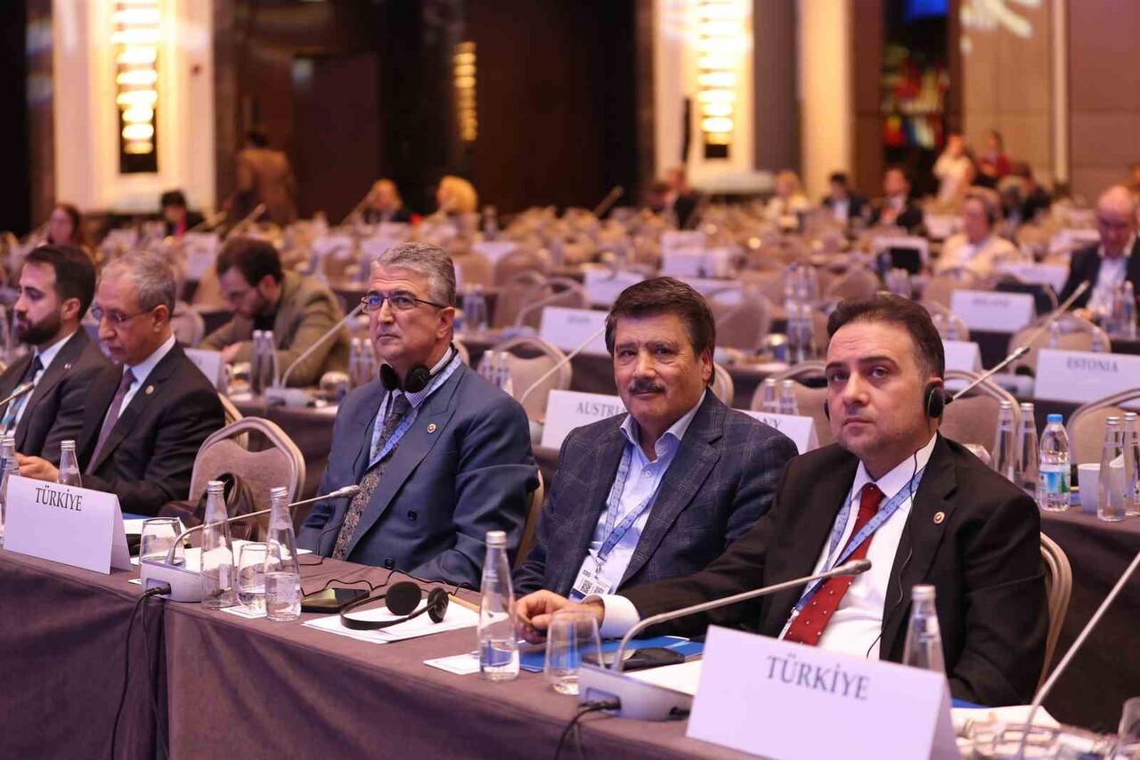 AK PARTİ MANİSA MİLLETVEKİLİ MURAT BAYBATUR, İSTANBUL’DA DÜZENLENEN AVRUPA GÜVENLİK VE İŞBİRLİĞİ...