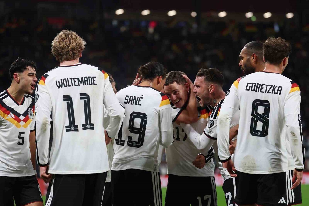 ALMANYA, SLOVAKYA'YI YENEREK DÜNYA KUPASI'NA KATILMA HAKKI KAZANDI