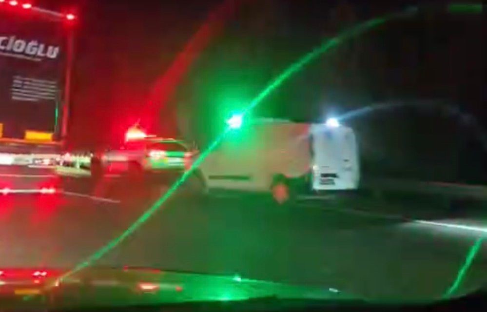 ANADOLU OTOYOLU SAKARYA GEÇİŞİNDE OTOMOBİLİN ÇARPTIĞI YAYA OLAY YERİNDE HAYATINI KAYBETTİ.