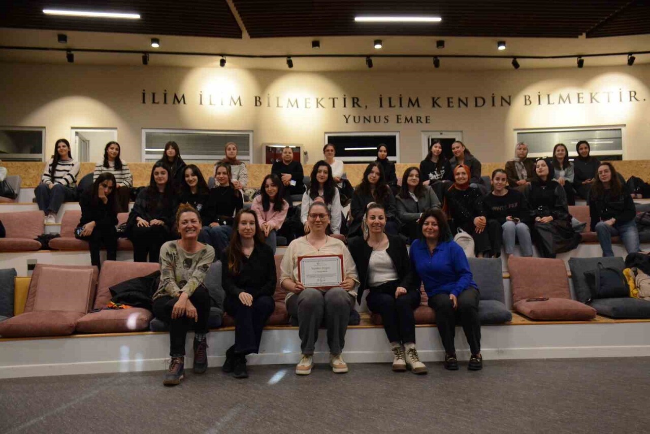 ANADOLU ÜNİVERSİTESİ YUNUS EMRE SAĞLIK HİZMETLERİ MESLEK YÜKSEKOKULU TARAFINDAN DÜZENLENEN...