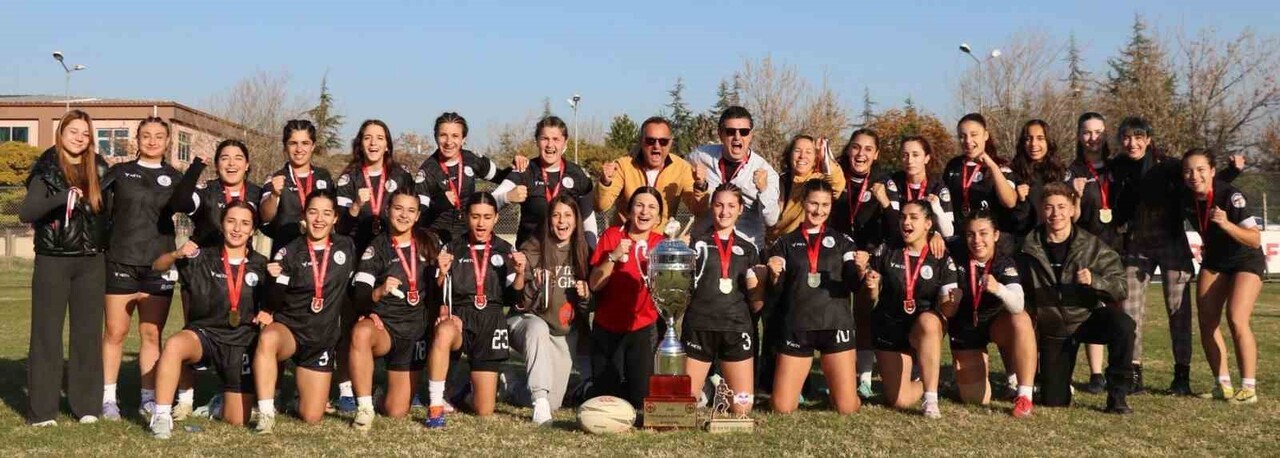ANKARA'DA DÜZENLENEN KADINLAR TÜRKİYE 15'Lİ RAGBİ LİGİ FİNALİNDE, İSTANBUL FİRUZKÖY SPOR KULÜBÜ'NÜ...