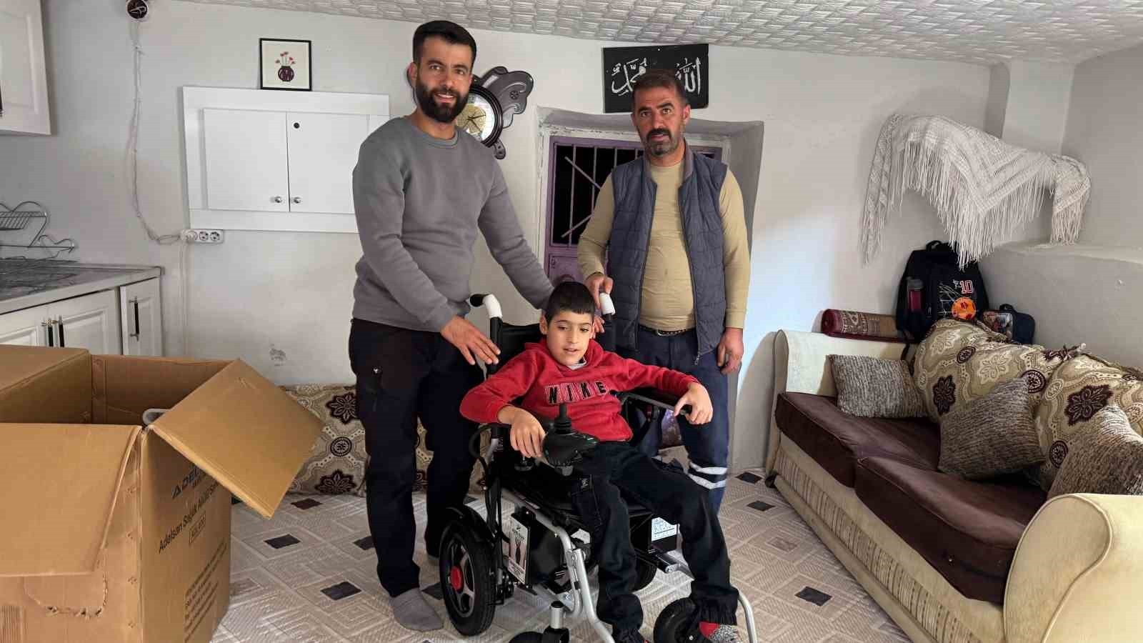 ANKARA'DA GÖREVLİ POLİS MEMURU MUSTAFA ŞAHİN, ŞIRNAKLI 16 YAŞINDAKİ ÇOCUĞUN HAYALİNİ...