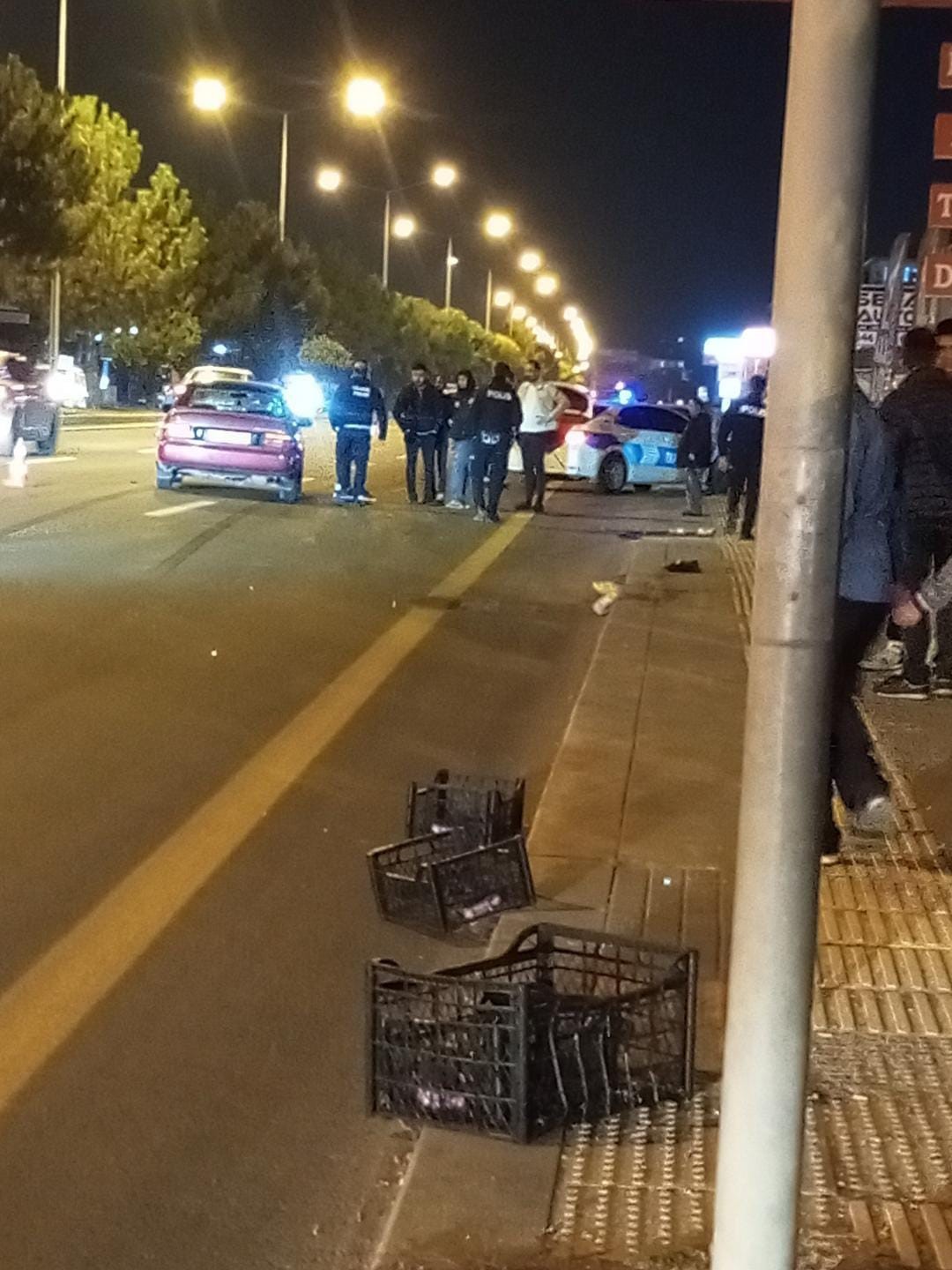 ANKARA’NIN ÇUBUK İLÇESİNDE KARŞIDAN KARŞIYA GEÇEN BİR YAYAYA OTOMOBİL ÇARPTI. O ANLAR GÜVENLİK...