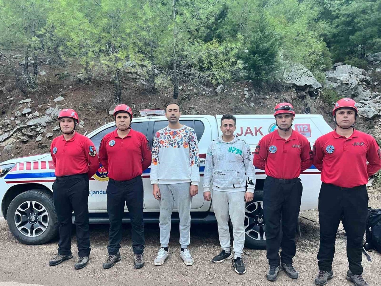 ANTALYA'DA DÜN YÜRÜYÜŞ İÇİN ÇIKTIKLARI DAĞDA DÖNÜŞ YOLUNU ŞAŞIRARAK KAYBOLAN 2 KİŞİ JAK TİMLERİNİN...