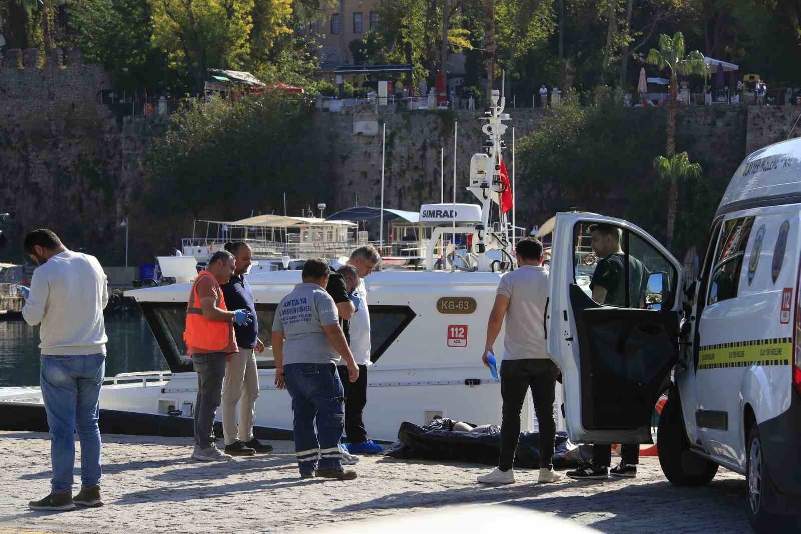 ANTALYA AÇIKLARINDA SABAH SAATLERİNDE DENİZDE CANSIZ BEDENİ BULUNAN GENÇ KIZIN KİMLİĞİ TESPİT...