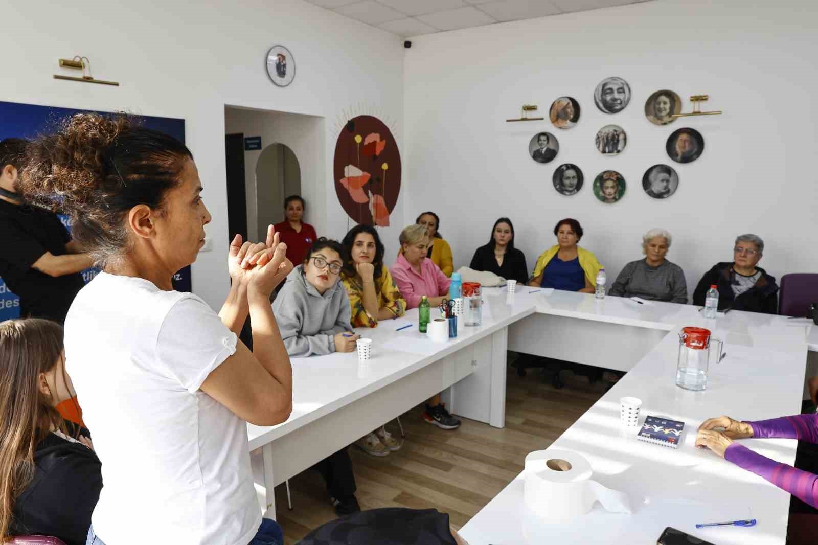 ANTALYA BÜYÜKŞEHİR BELEDİYESİ KADIN DANIŞMA MERKEZİ, İŞİTME ENGELLİ BİREYLERLE DOĞRU VE ETKİLİ...