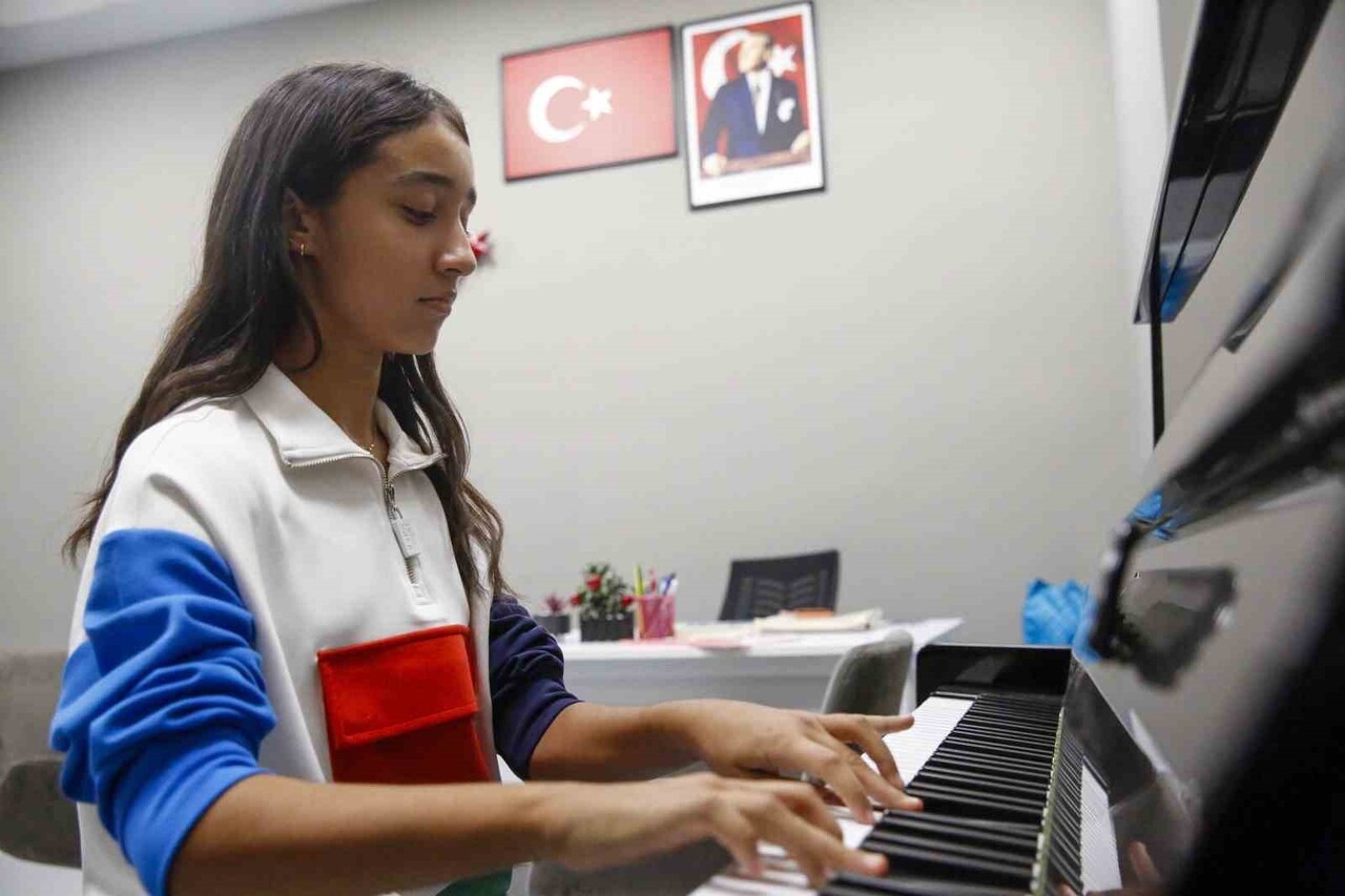 ANTALYA BÜYÜKŞEHİR BELEDİYESİ, YILIN HER GÜNÜ ANTALYALI ÇOCUKLARIN GELİŞİMİ, EĞİTİMİ VE MUTLULUĞU...