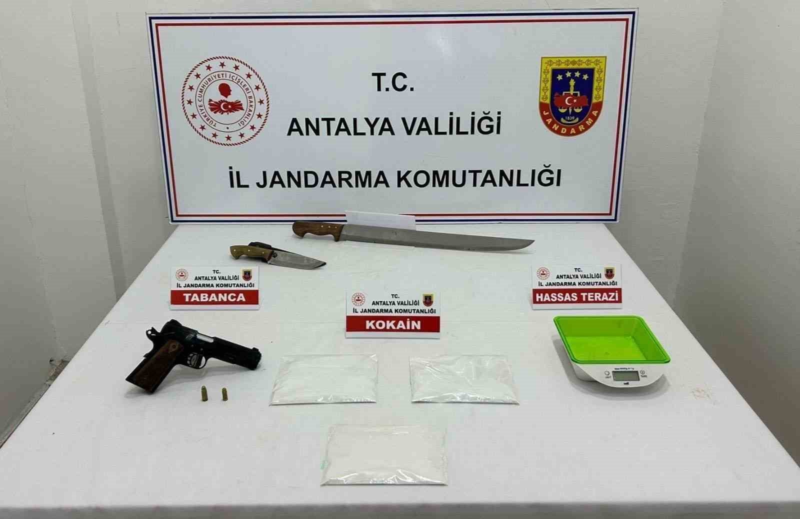ANTALYA’DA JANDARMA TARAFINDAN GERÇEKLEŞTİRİLEN ÇALIŞMALARDA, KEPEZ, KEMER VE DÖŞEMEALTI...