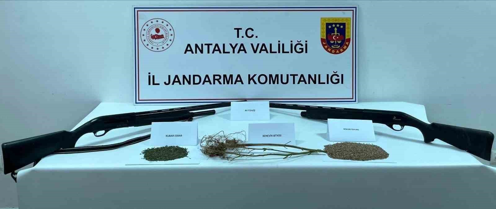 ANTALYA’DA JANDARMA TARAFINDAN GERÇEKLEŞTİRİLEN ÇALIŞMALARDA, KEPEZ, KEMER VE DÖŞEMEALTI...