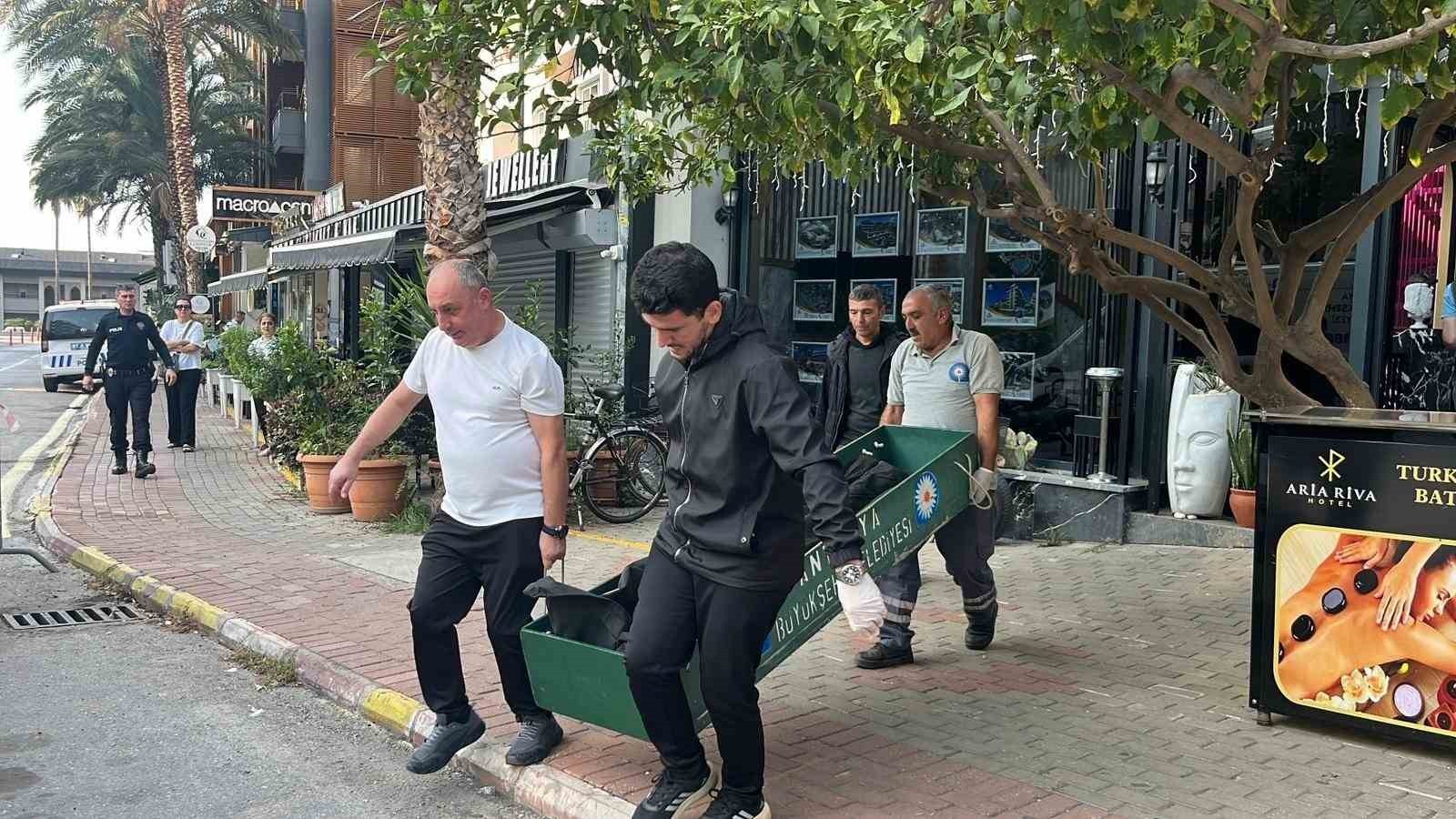 ANTALYA’NIN ALANYA İLÇESİNDE BİR OTEL ODASINDA KONAKLAYAN RUS UYRUKLU KADIN ODASINDA ÖLÜ...