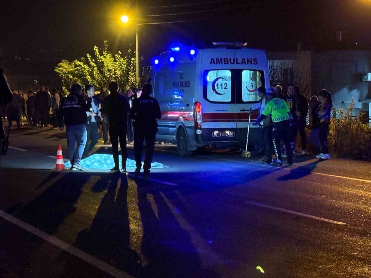 ANTALYA’NIN GAZİPAŞA İLÇESİNDE OTOMOBİLİN YAYAYA ÇARPMASI SONUCU MEYDANA GELEN TRAFİK KAZASINDA 1...