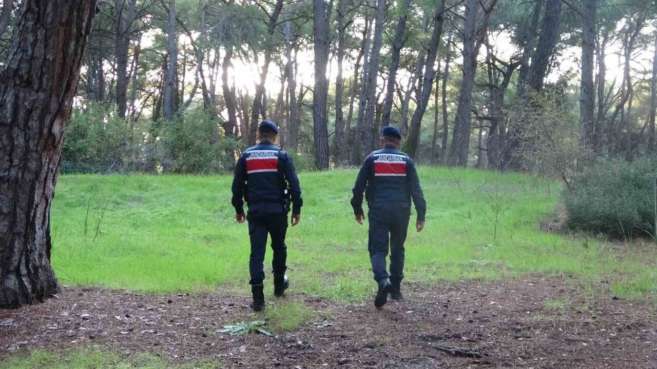 ANTALYA’NIN MANAVGAT İLÇESİNDE VATANDAŞLARIN ORMANLIK ALANLARA GİRİŞ YAPARAK MANGAL VE ATEŞ...