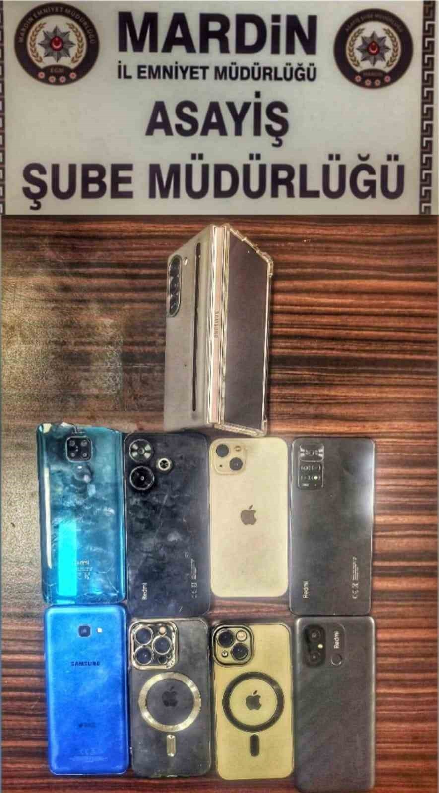 ARTUKLU İLÇE EMNİYET MÜDÜRLÜĞÜ EKİPLERİNİN DE DESTEĞİYLE DÜZENLENEN OPERASYONDA 4 ŞÜPHELİ, ÇALINTI...