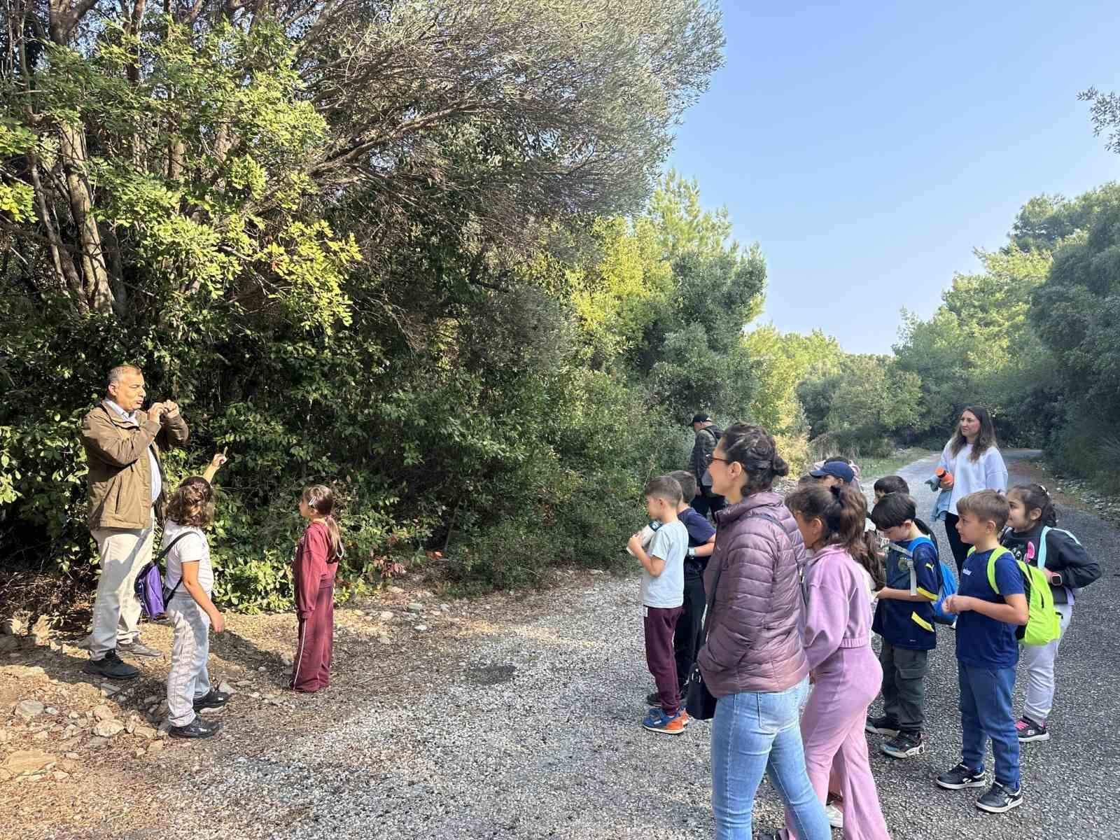 AYDIN'DA DOĞANIN VE YABAN HAYATININ SAVUNUCULARI OLARAK BİLİNEN EKİPLER, GENÇLERE DOĞANIN ÖNEMİ VE...