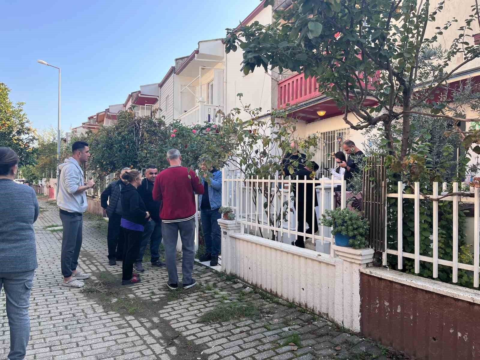 AYDIN'IN EFELER İLÇESİNDE İKİ KATLI EVİN MERDİVENLERİNDEN DÜŞEN UĞUR ÇİÇEKLİYURT (55), HAYATINI...