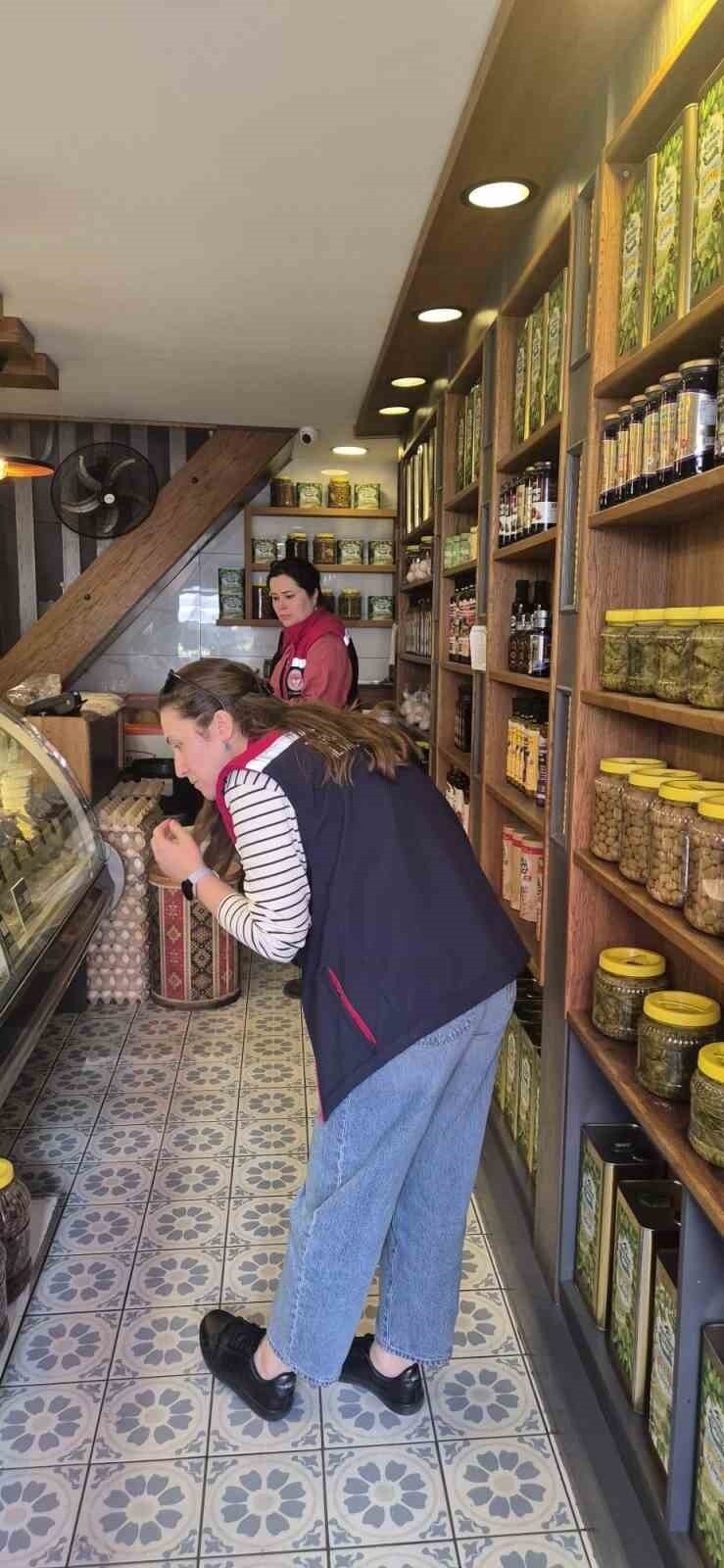 AYDIN'IN SÖKE İLÇESİNDE YÜKSEK RİSKLİ HAYVANSAL GIDA SATIŞI YAPAN İŞLETMELER İLE TOPLU TÜKETİM...