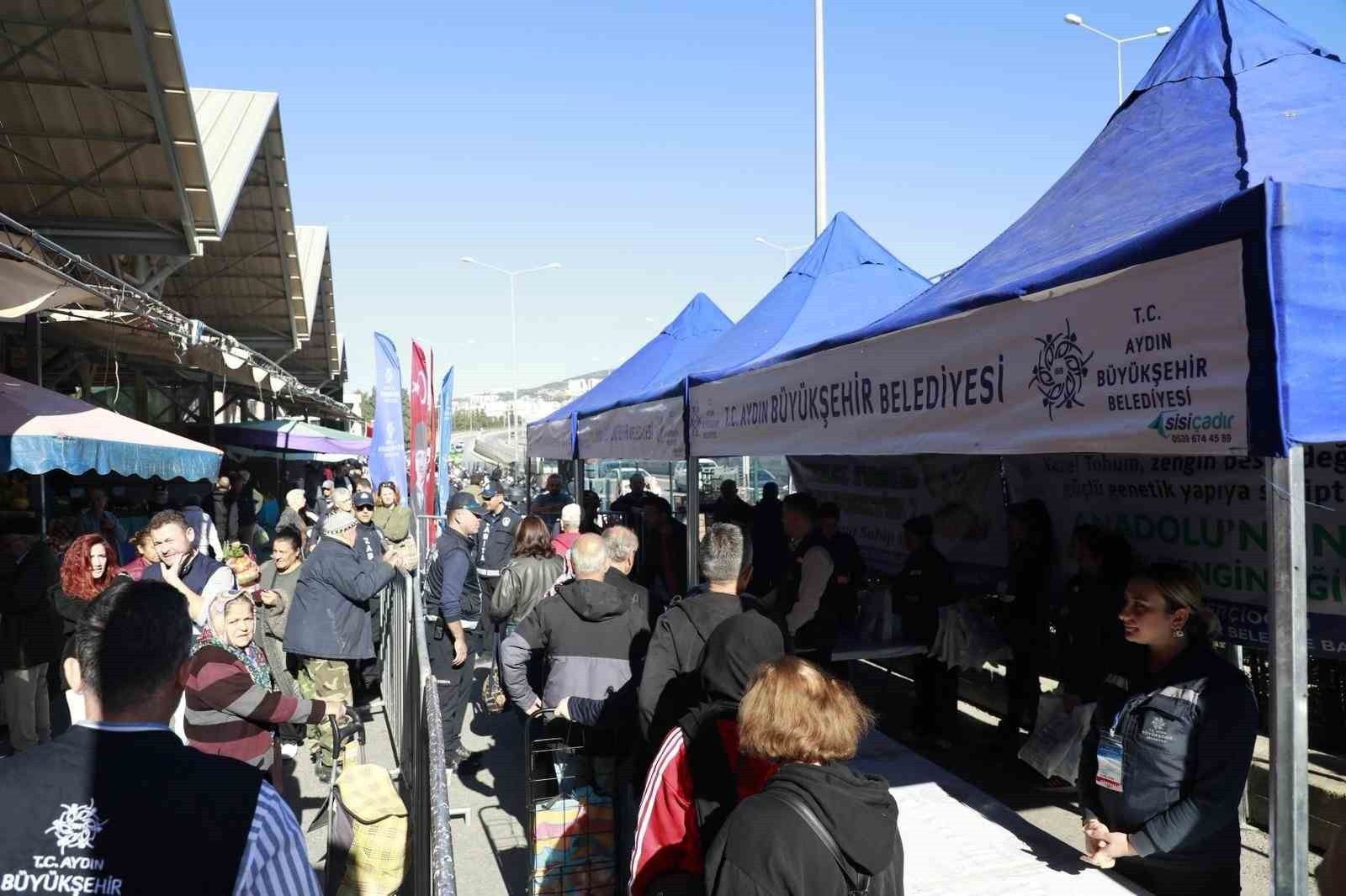 AYDIN BÜYÜKŞEHİR BELEDİYESİ TARAFINDAN ATA TOHUMLARINDAN ÜRETİLEN FİDELER, KUŞADASI İLÇESİNDE...