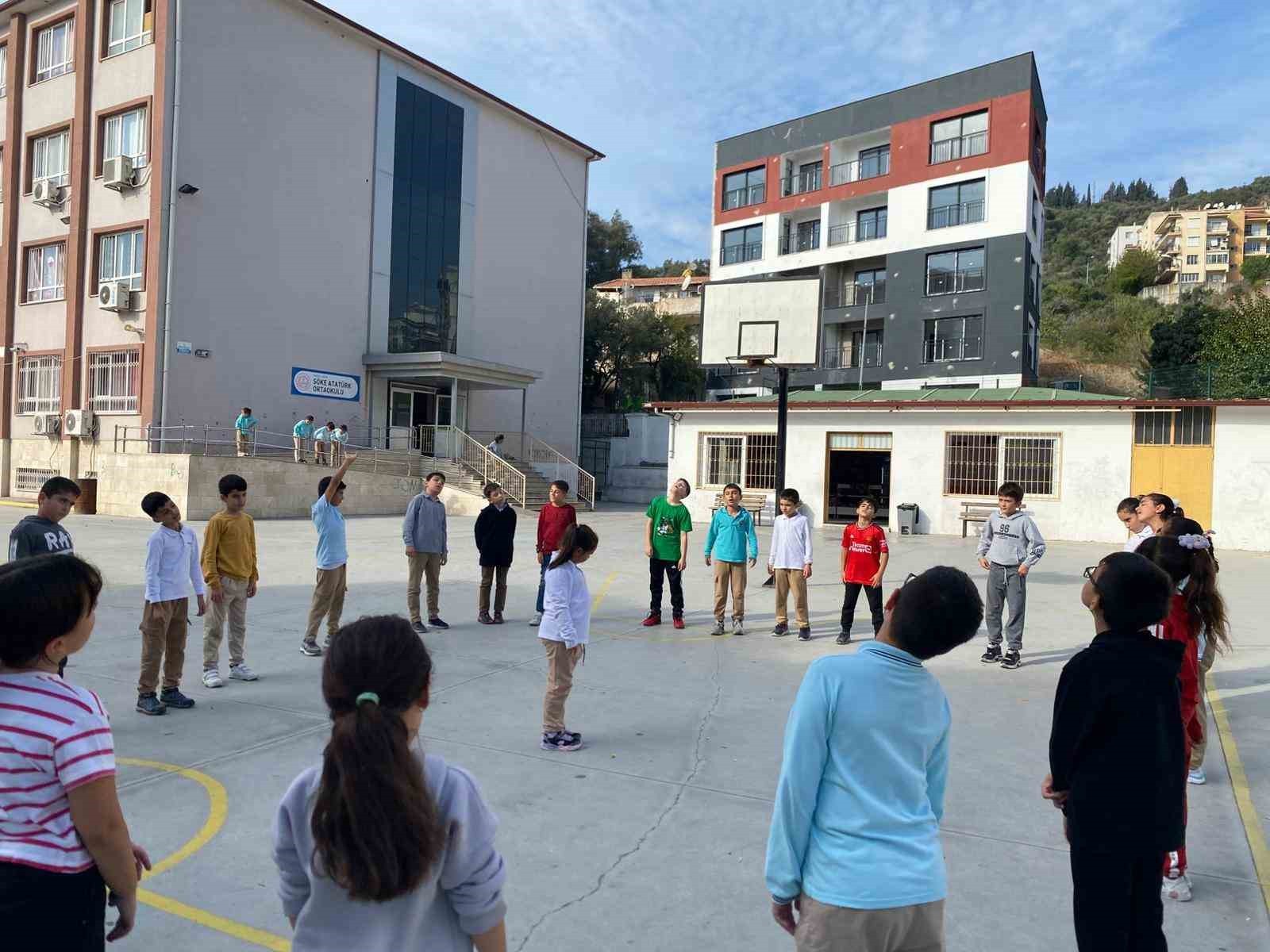 AYDIN GENÇLİK VE SPOR İL MÜDÜRLÜĞÜ, ÇOCUKLARIN ERKEN YAŞTA SPORA YÖNELMESİNİ SAĞLAMAK VE AKTİF...