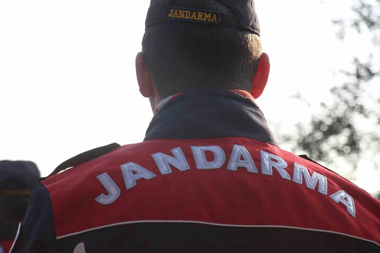 AYDIN İL JANDARMA KOMUTANLIĞI TARAFINDAN GERÇEKLEŞTİRİLEN ARANAN ŞAHISLARA YÖNELİK OPERASYONLARDA...