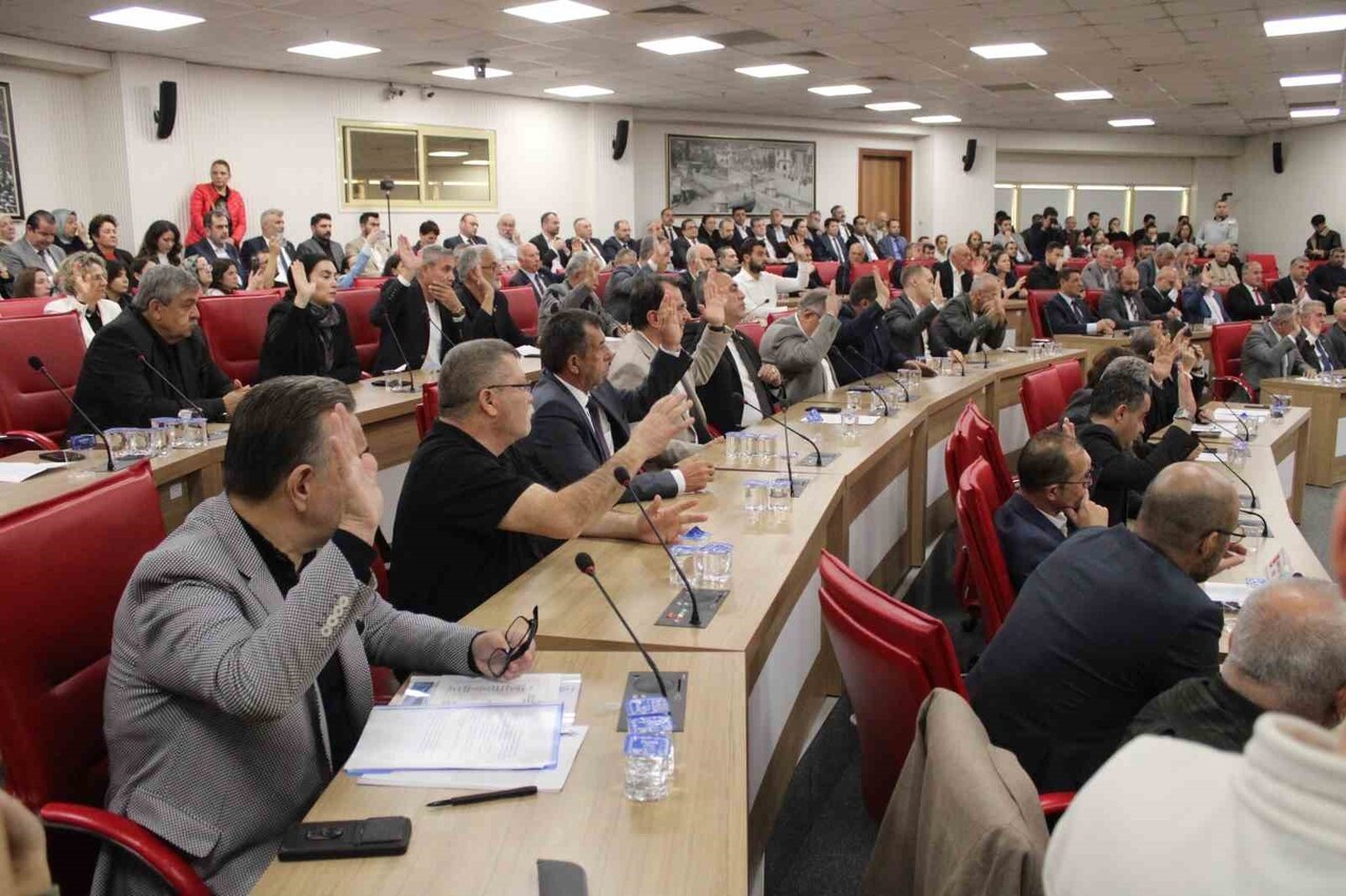 AYDINLILARIN BİR SÜREDİR MERAKLA BEKLEDİĞİ SU FATURALARINDAKİ İNDİRİM BEKLENTİSİ, SU MALİYETİNE...