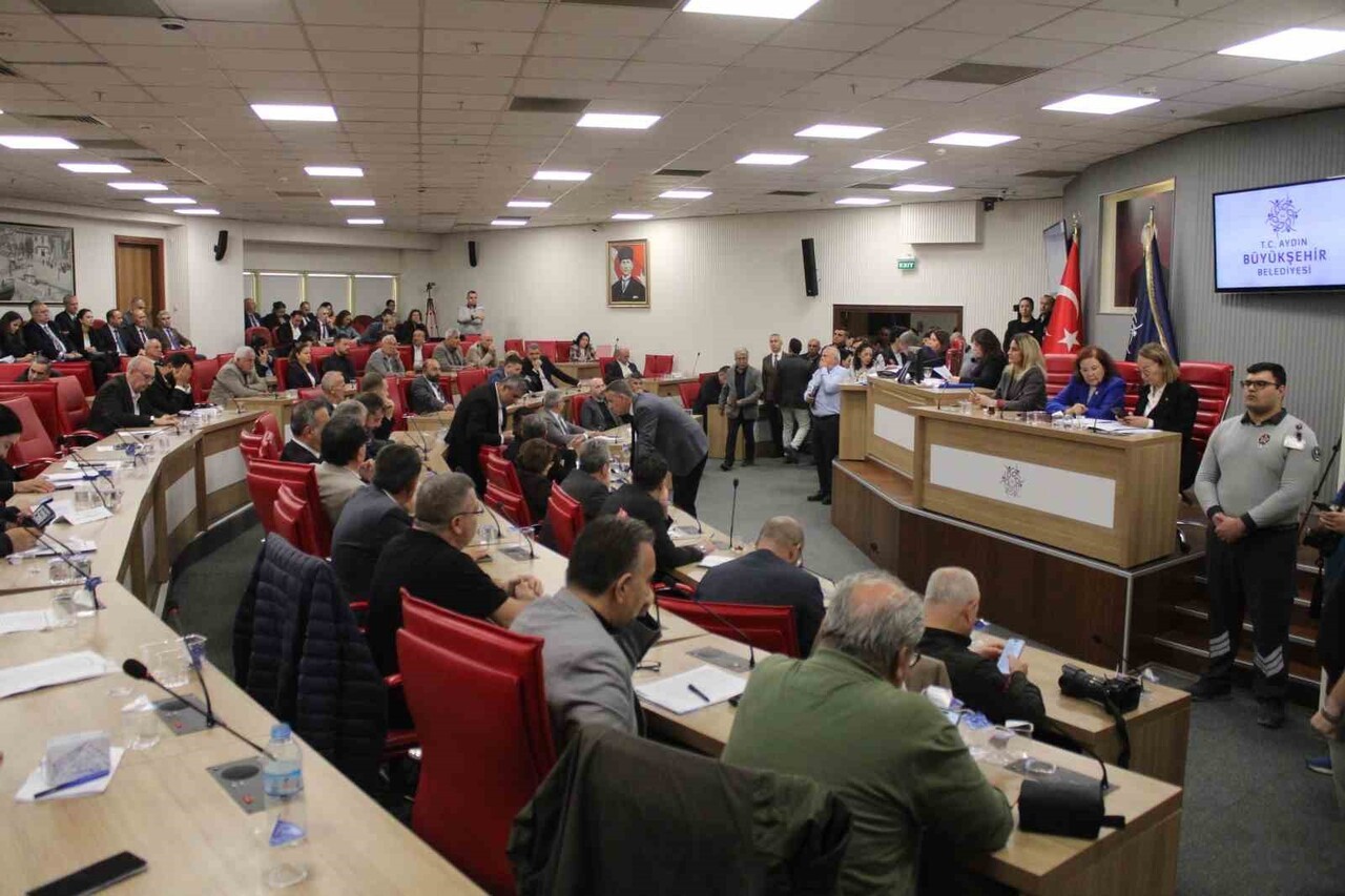 AYDINLILARIN BİR SÜREDİR MERAKLA BEKLEDİĞİ SU FATURALARINDAKİ İNDİRİM BEKLENTİSİ, SU MALİYETİNE...