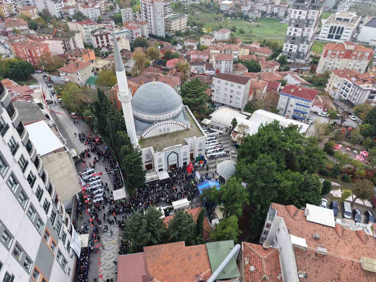 BAĞCILAR'DA SELANİK GÖÇMENLERİNİN 1923 YILINDAN BU YANA YAŞATTIĞI TÜRBE DEDE PİLAV GÜNÜ...